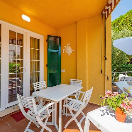 Isabel Beach And Bike Finale Ligure Exterior photo